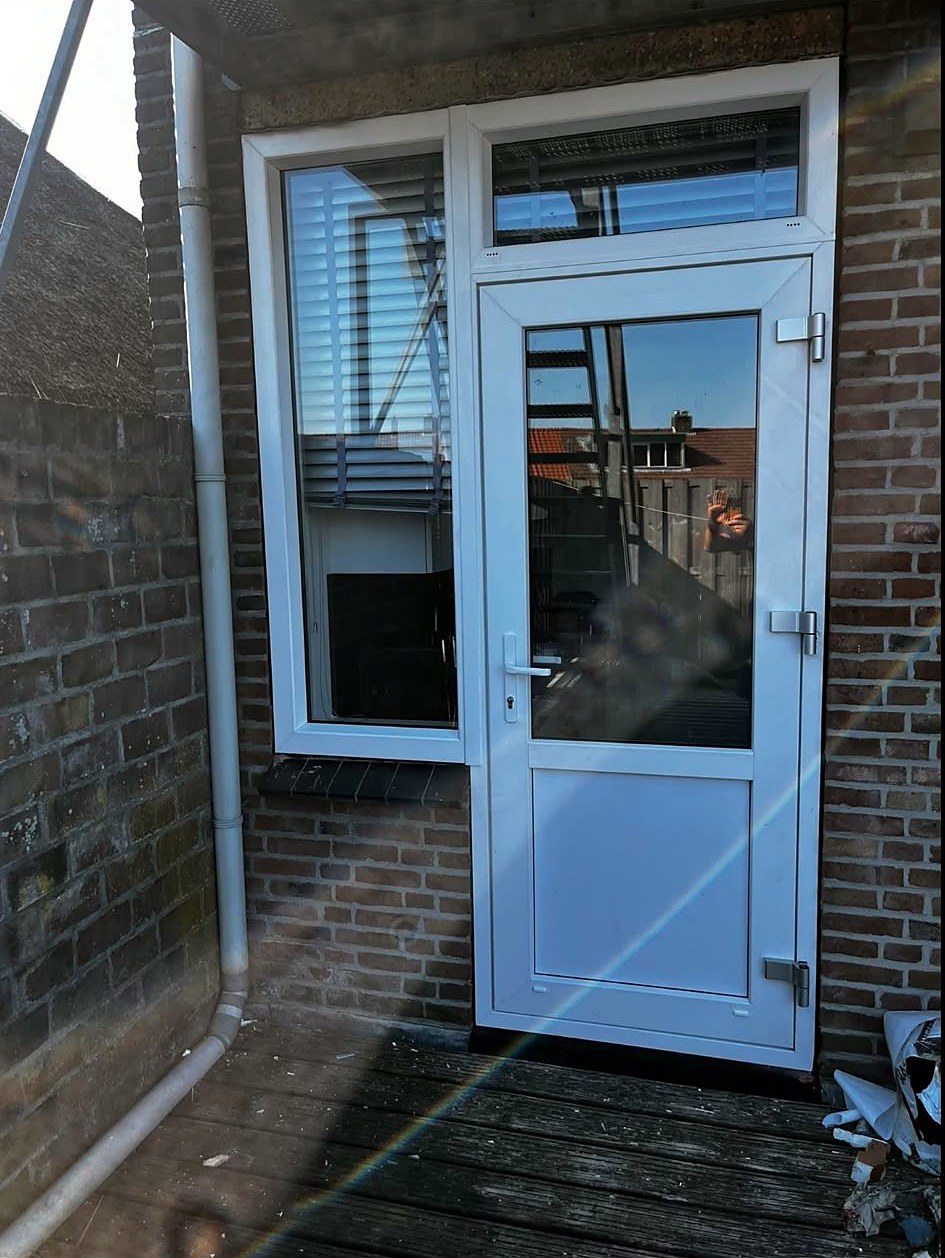 Na: Nieuwe achterdeur met zijraam